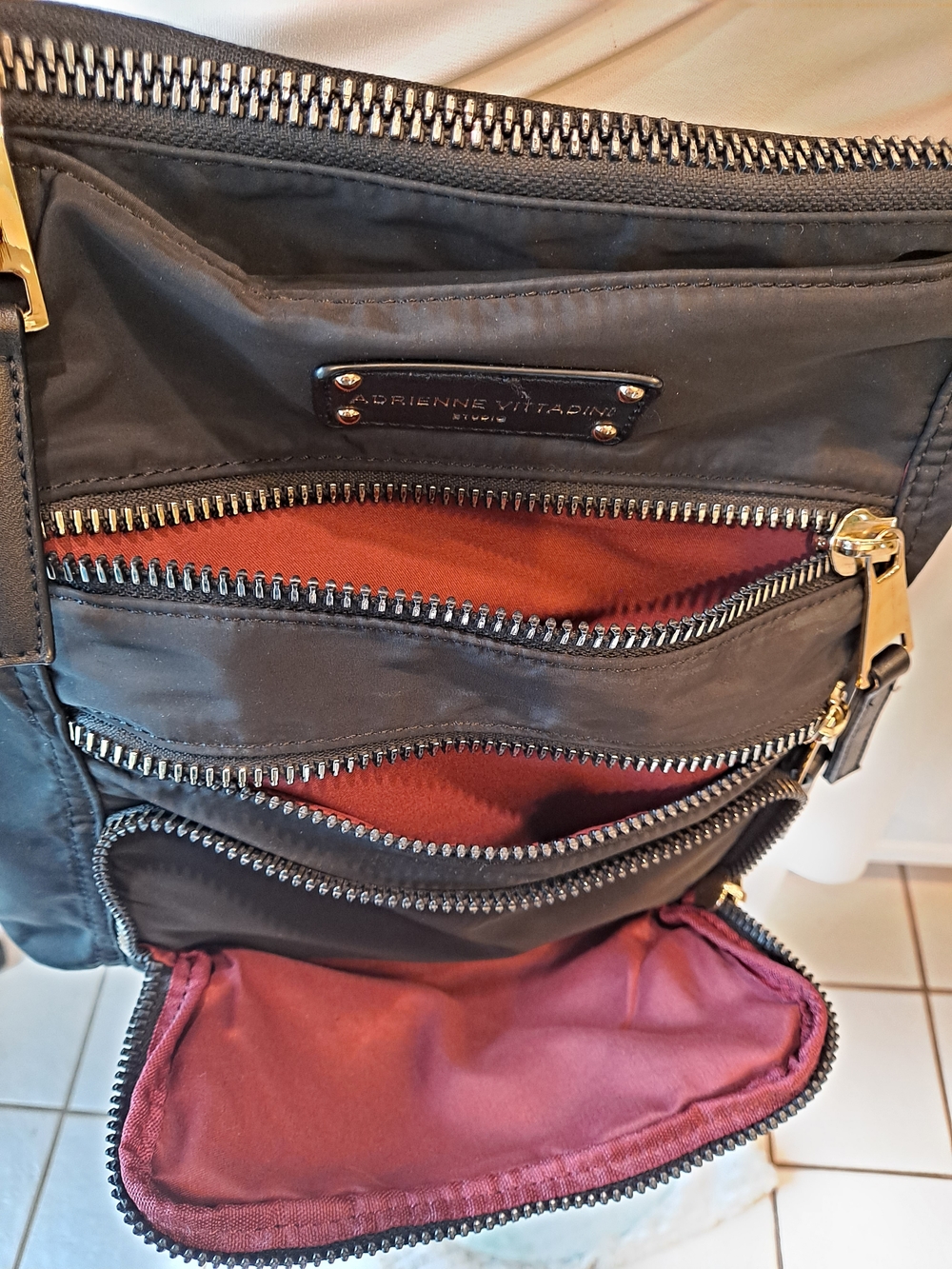Adrienne Vittadini Studio Black Nylon Crossbody Zip Pocket Organizer Traveler - Picture 9 of 11